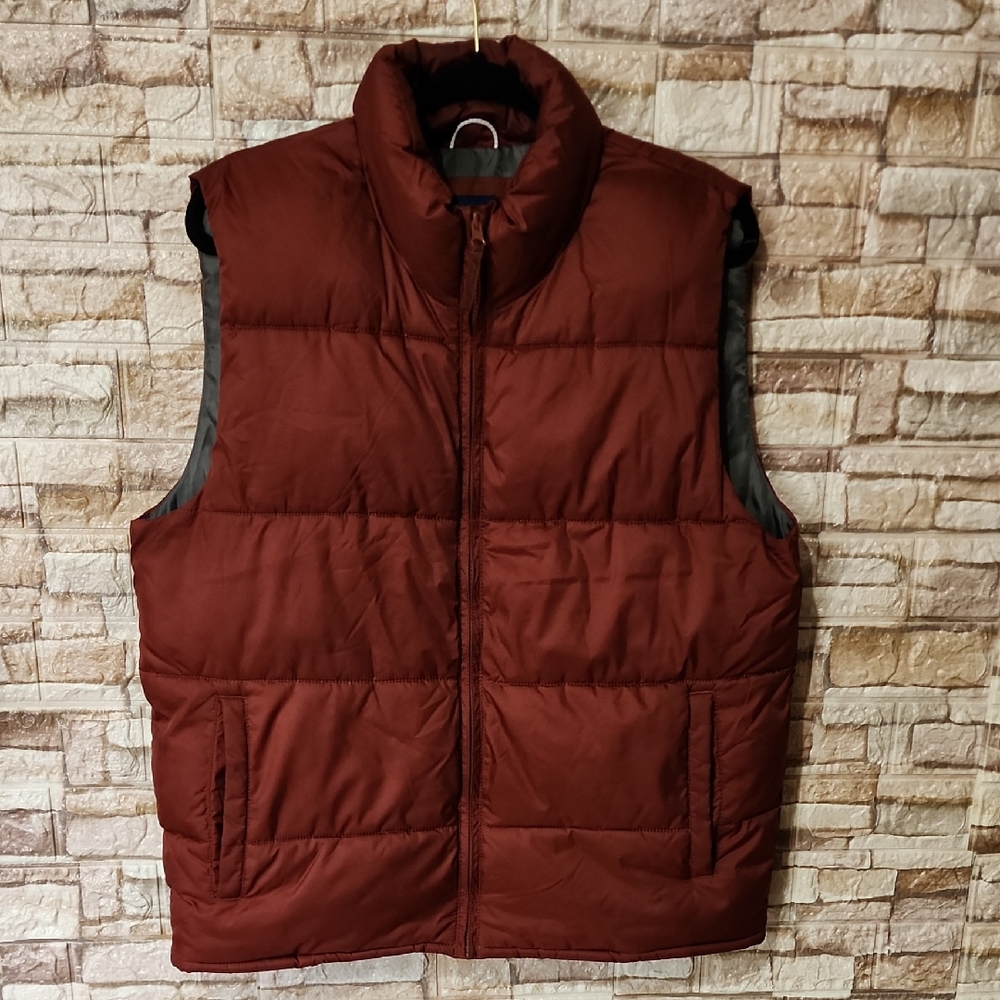 Old Navy Men's Burgundy Puffer Vest